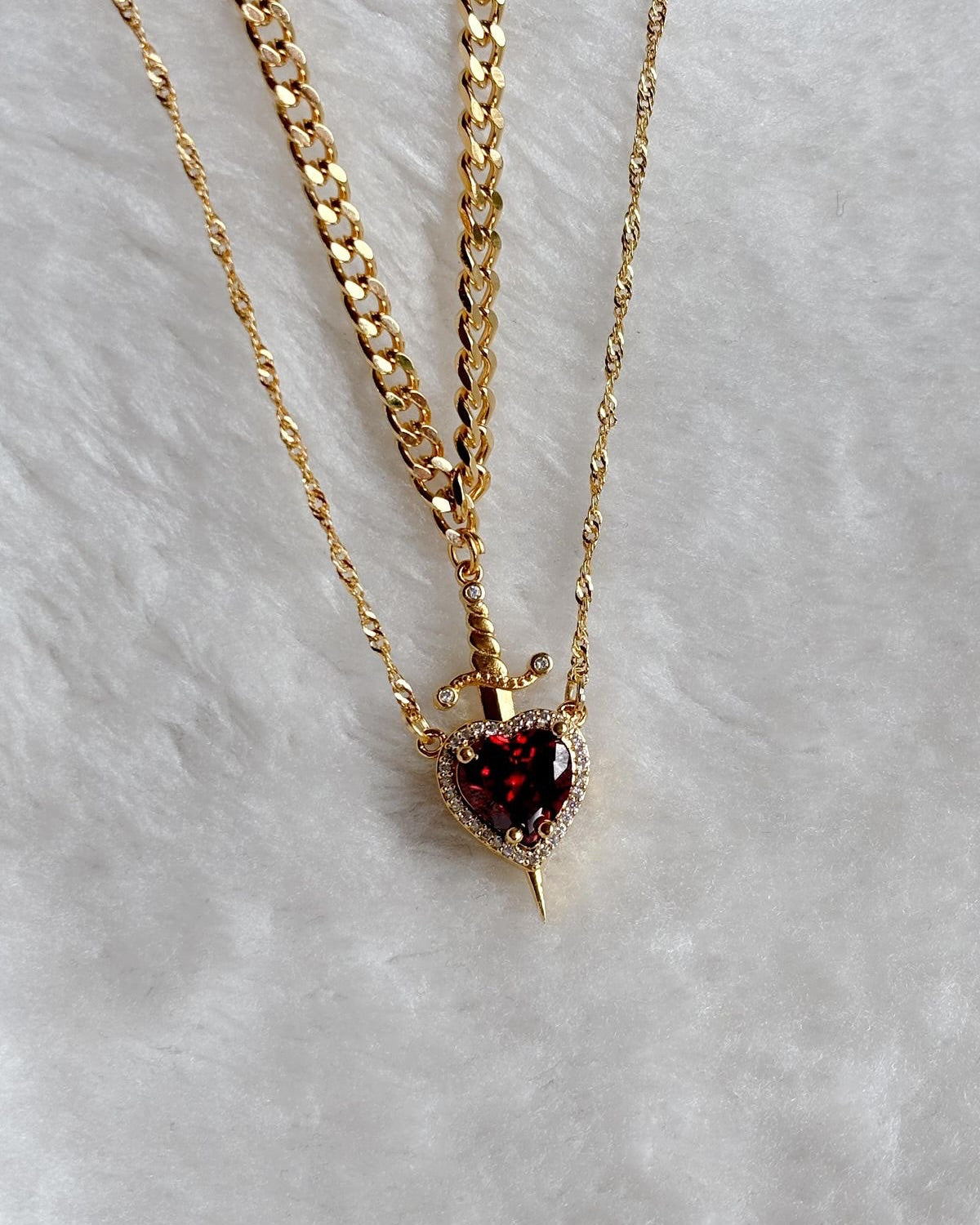 Collar Espada & Corazón ❤️‍🔥 + Cajita Regalo GRATIS 🎁