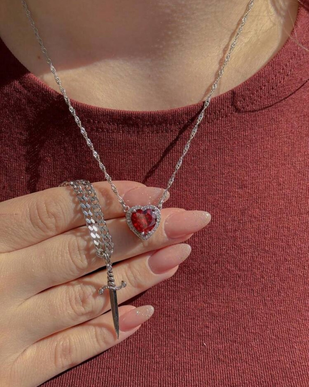 Collar Espada & Corazón ❤️‍🔥 + Cajita Regalo GRATIS 🎁