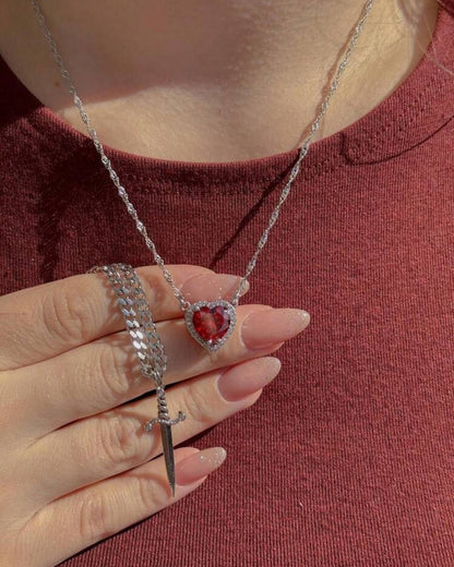 Collar Espada & Corazón ❤️‍🔥 + Cajita Regalo GRATIS 🎁