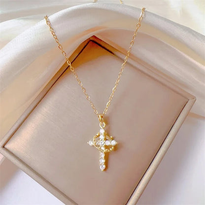 ✝️Collar Cruz Protector con Corona👑 + Cajita de Regalo GRATIS 🎁